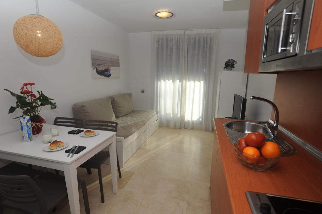 Renthas Benalmadena Playa Apartment Room photo